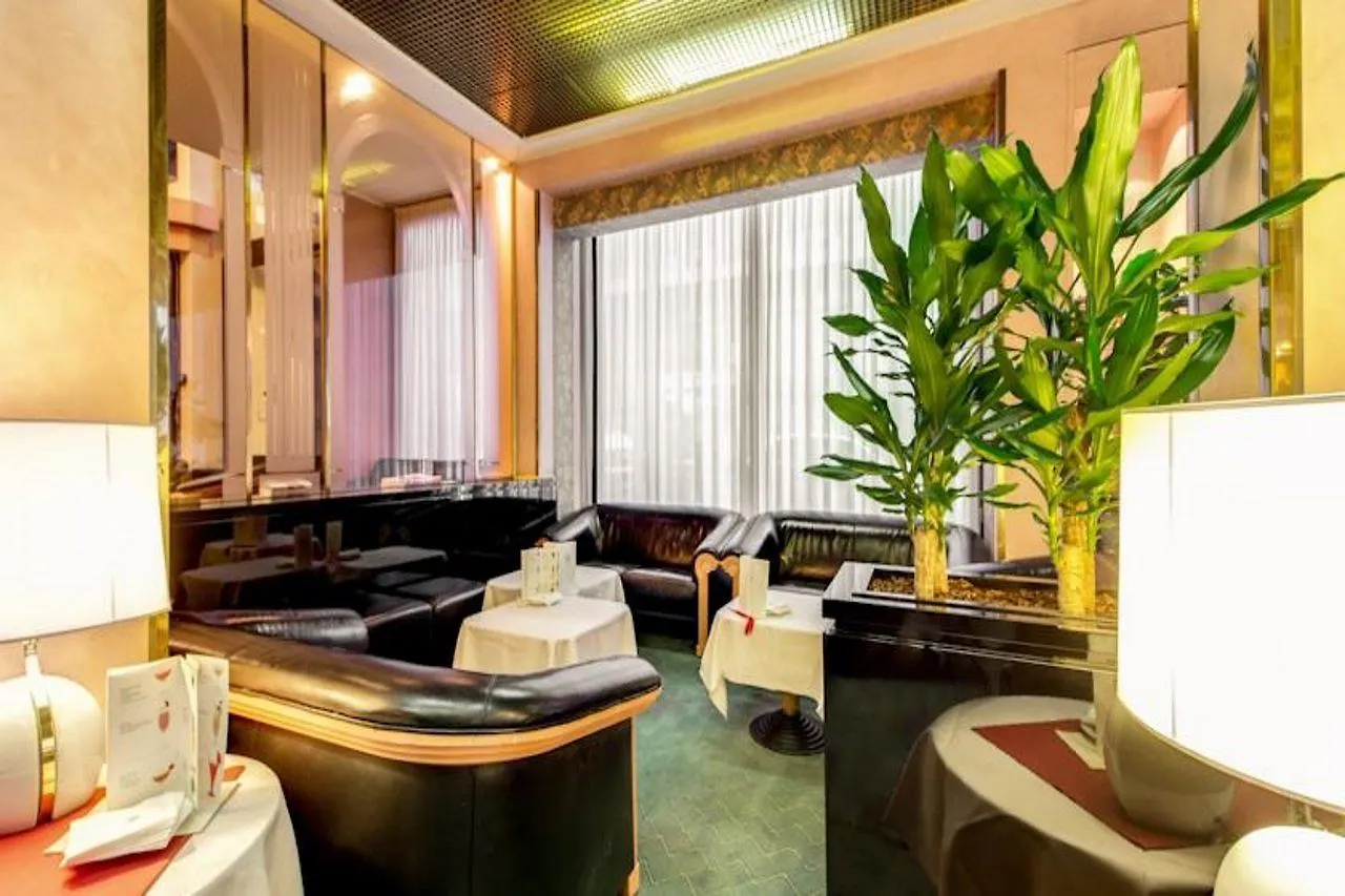 Brunelleschi Hotel Milan 4*,