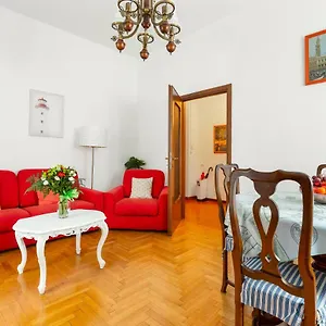 Bright Flat With Shared Garden Appartamento