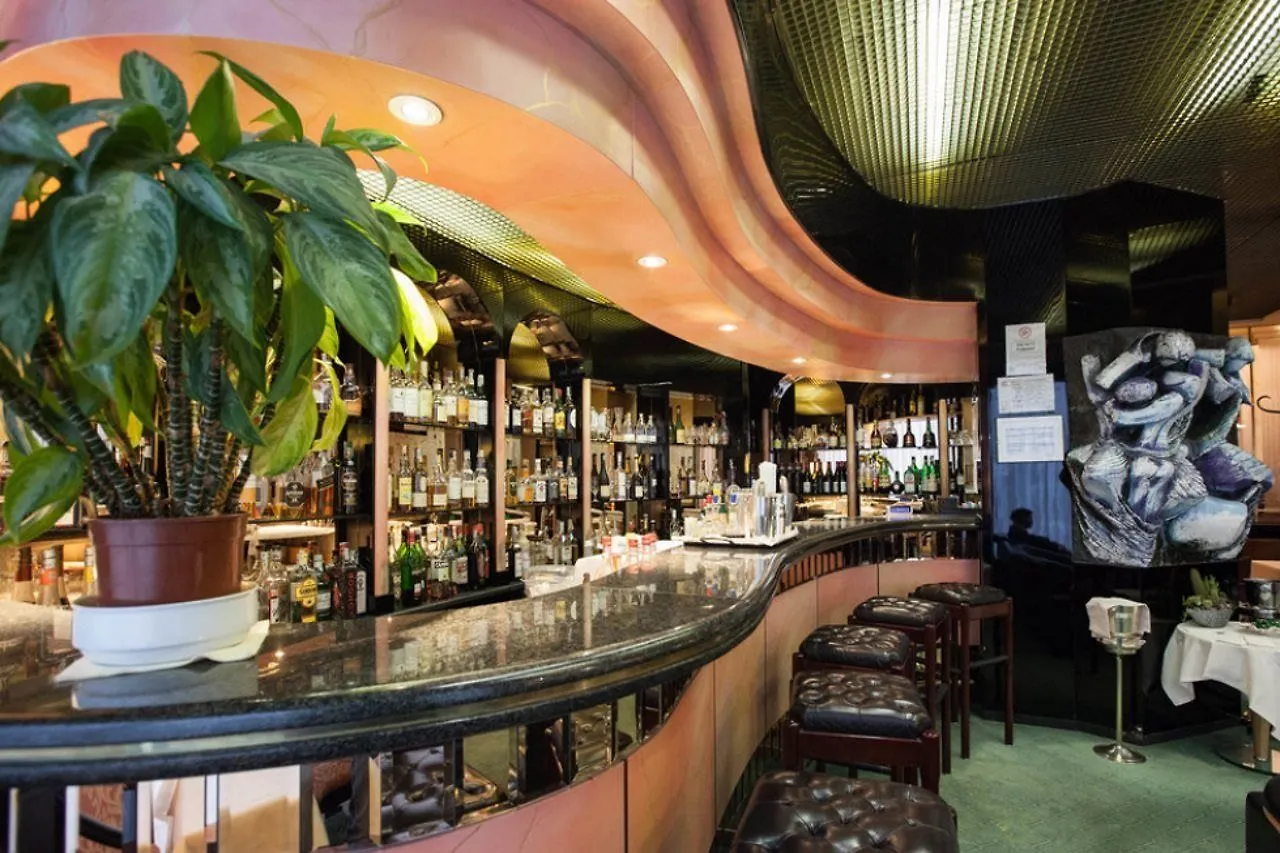 Brunelleschi Hotel Milan 4*,  Italy